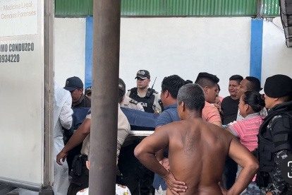Sucumbíos. Agentes recogieron el cuerpo para llevarlo a unidad forense.