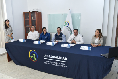 Control. Las autoridades del Ministerio de Agricultura y Agrocalidad informan sobre los protocolos para evitar que la enfermedad se extienda.