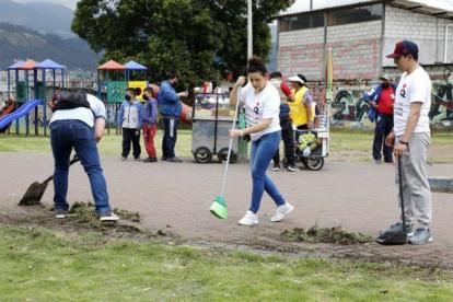 Unión. Los moradores preparan sus casas para las fiestas.