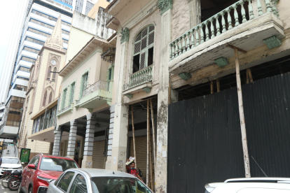 El viejo inmueble tiene más de 10 años abandonado.