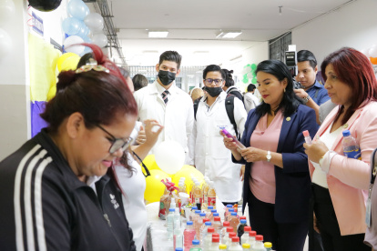 Los migrantes se capacitaron en la elaboración de desinfectantes, perfumes y aromas, en 80 horas.,
