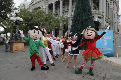 A partir del 1 de diciembre próximo, la Plaza de la Administración permanecerá encendida.