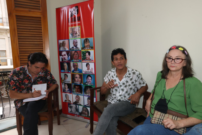 Integrantes. Elvira Carbo y Augusto Enríquez (c.) aparecen junto a Mario Suárez, uno de los actores invitados.