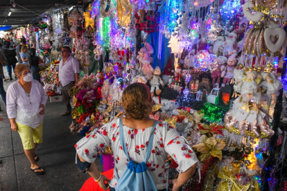 Feria. Alrededor de 900 comerciantes se encuentran en el sitio.