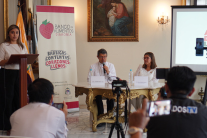 Guayaquil. El arzobispo Luis Cabrera en la presentación.
