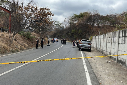 Guayaquil. En este tramo que une la vía a la costa con la Perimetral fue dejado el cuerpo de Alvarado Villamar.