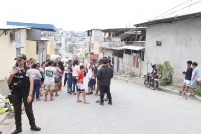 Policías llegaron al sector para recabar los indicios de este caso