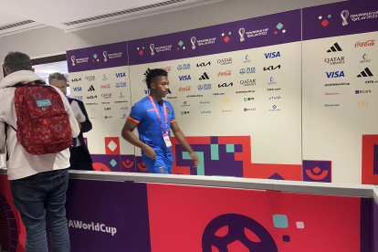 El paso de Djorkaeff Reasco por la zona mixta lo dice todo. La tristeza con la que se retiraron los tricolores luego de la eliminación ante Senegal fue generalizada.