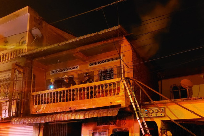 Caso. El incendio se registró en el sur de la ciudad.