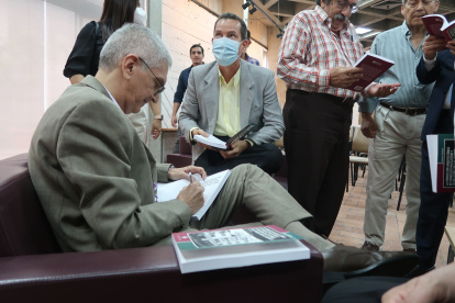 El lanzamiento se llevó a cabo en la facultad de Arquitectura de la Universidad Católica Santiago de Guayaquil.