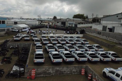 Entrega. Al menos 60 vehículos fueron entregados a los agentes civiles.