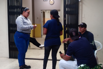 Daule. Familiares de las víctimas relatan lo ocurrido con sus allegados.