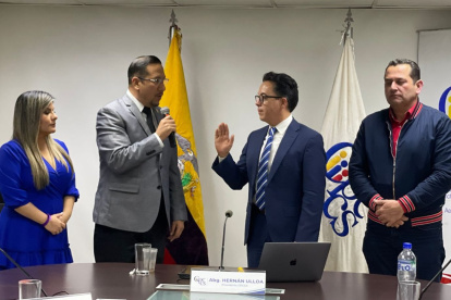 Acto. Tras una sesión de cinco horas, Roberto Romero fue posesionado como la nueva máxima autoridad de la Superintendencia de Bancos del Ecuador.