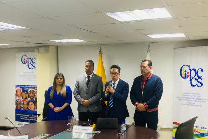 Acto. El nuevo superintendente de Bancos durante la sesión del Consejo de Participación Ciudadana.