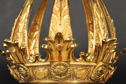 Joyas. El Museu Imperial de Petropolis, en Río de Janeiro, exhibe la riqueza relacionada con la coronación. Un detalle de la corona.