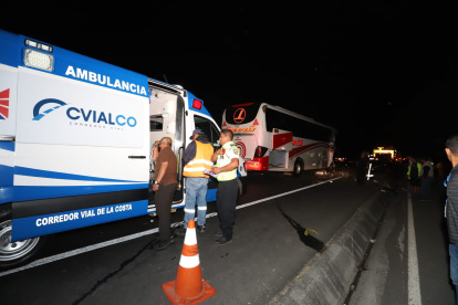 Hecho. Uno de los tres afectados en el accidente falleció dentro del bus.