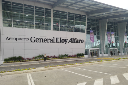 El alcalde Manta, Agustín Intriago, dijo que la entrega es un aporte significativo a la economía