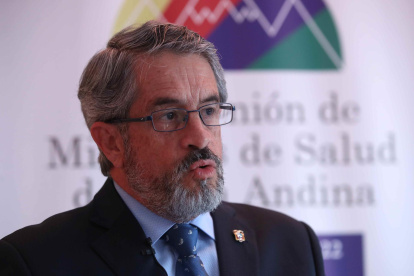 El ministro de Salud, José Ruales, dijo este martes 6 de diciembre que trabajan en "varios mecanismos para poder responder".