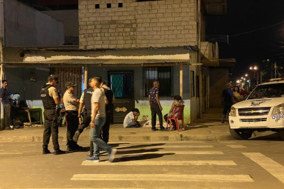 Machala. Washington Bravo fue hallado en la entrada de una casa.