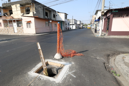 En el Barrio del Seguro se lleva más de un mes sin tapa de alcantarillado.