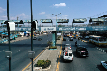 Durán. Los radares están instalados a lo largo de la avenida Nicolás Lapentti, vía Durán-Tambo y Durán-Boliche se encontraban conectados a la luz pública.