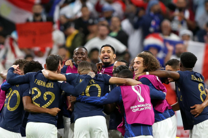 Tchouaméni y Giroud derriban a Inglaterra