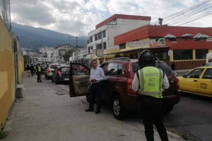 Estacionar vehículos en lugares no permitido deja a la fecha 12.856 sancionados