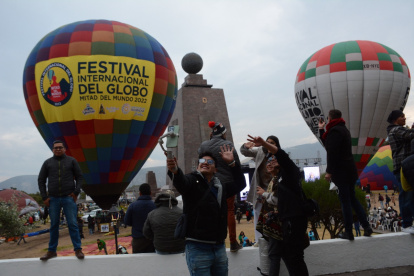 La exposición y vuelo de los globos aerostáticos era para tres días, pero solo se realizó en dos jornadas.