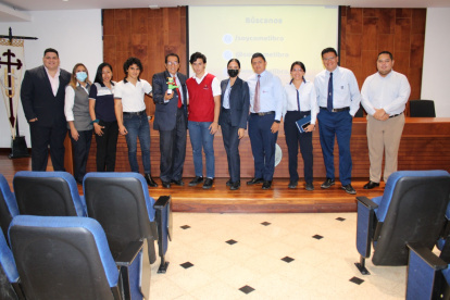 Participantes de varias colegios se reunieron para competir en concurso ComeLibros