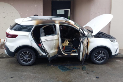 El estado en que quedó el automotor de la funcionaria. El estado en que quedó el automotor de la funcionaria.