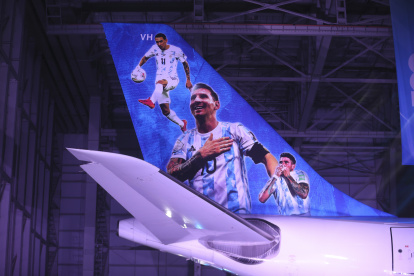 Detalle hoy 14 de diciembre del avión Airbus a330-200 de Aerolíneas Argentinas que llevó al seleccionado de fútbol y a los hinchas al Mundial de Qatar 2022.