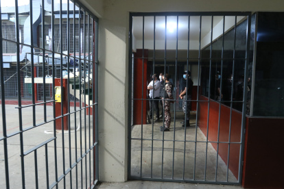 De acuerdo al Jefe de Estado no se encontró objetos prohibidos y esto es una muestra de  que "los controles están funcionando".