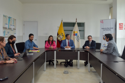 Respuesta. Funcionarios de la ANT atendieron de forma exclusiva a un periodista de este Diario, en Quito.