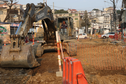Urdesa. Las maquinarias continúa con los trabajos en la calle Guayacanes