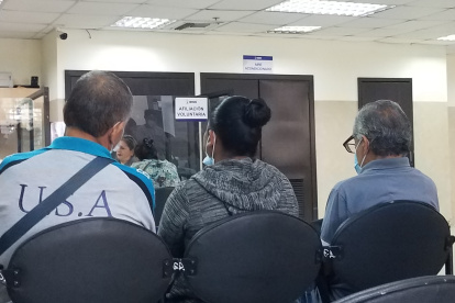 Trabajadores que han perdido su empleo optan por la afiliación voluntaria para mantener los beneficios de la seguridad social