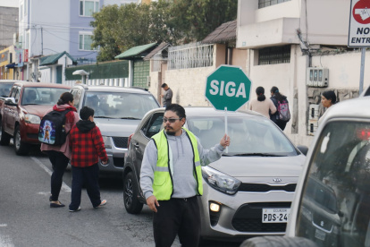 Ronda. Los padres cuidan a los chicos de las drogas y otros peligros.