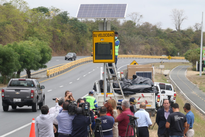 Mirada. En agosto, la CTE convocó a periodistas a un chequeo de radares en la vía a la costa, ante quejas.