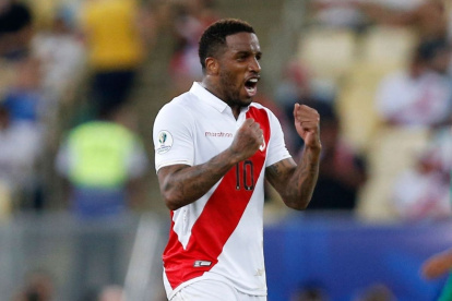 Con 38 años de edad, la "Foquita" Farfán dice adiós al fútbol.