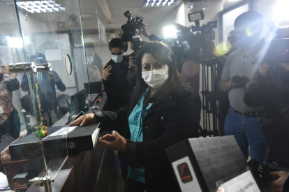ENTREGA DE DE OFICIO CON LA TERNA DE LA CORTE NACIONAL DE JUSTICIA PARA EL CONSEJO DE LA JUDICATURA SILVANA LEON ENTREGA EL DOCUMENTO 16 de diciembre del 2022 KARINA DEFAS Agencia (ag-expreso ag-extra ag-quito)