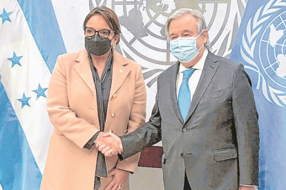 La presidenta de Honduras, Xiomara Castro, y el Secretario General de la ONU, António Guterres.