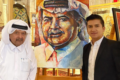 Franz del Castillo junto a Sheikh Faisal Bin Qassim Al Thani, en el museo FBQ de Qatar, donde expuso 150 obras ecuatorianas.