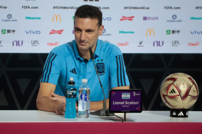 El entrenador de la selección argentina, Lionel Scaloni es el nuevo campeón del mundo.