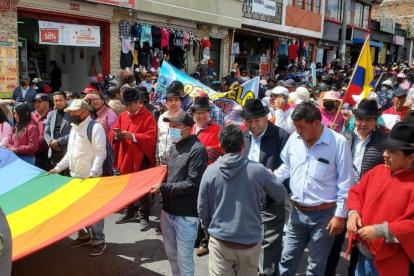 Dirigentes. Los líderes indígenas reclaman una solución a la falta de agua para sus cultivos.