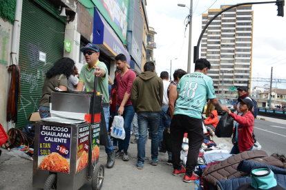 Labor.- Ante el desempleo, una opción es ser vendedor informal.