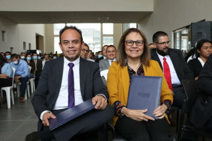 Jorge Rosales y Carmen Vanegas recibieron sus credenciales como nuevas autoridades