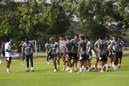 ENTRENAMIENTO DE EMELEC, EN EL POLIDEPORTIVO SAMANES, 09 DE DICIEMBRE DEL 2022- AMELIA ANDRADE Guayaquil-Ecuador Agencia (Ag-ecpreso)