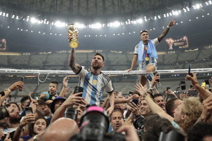Lionel Messi se proclamó campeón de la Copa del Mundo y además fue elegido como el mejor jugador del torneo.