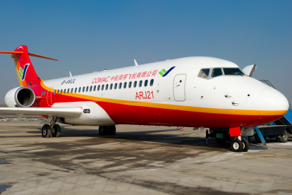 Transporte.- El avión ARJ21 elaborado por China.