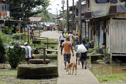 Vista general de una calle el 23 de noviembre de 2022 en la población de Pie de Pató, departamento del Chocó (Colombia). EFE/ Mauricio Dueñas Castañeda