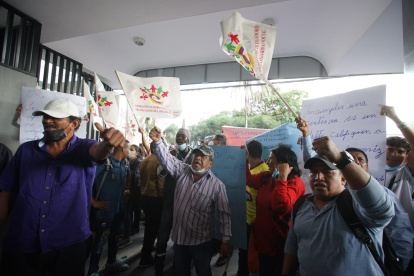 La tarde del 19 de diciembre de 2022, la CUT realizó un plantón en la Superintendencia de Bancos.